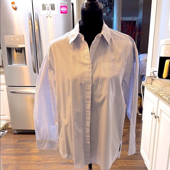 Olive & Oak Tops - Olive & Oak blouse Blue and White size medium